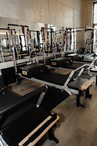 Tasnádi Bea Pilates - Gym (4)