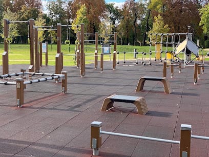 Outdoor Gym - Gym, District 8
