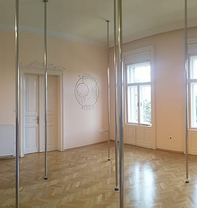 Fullmoon légakrobatika ès rúdtánc stúdió - Konditerem, 8. kerület (2)