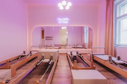 Hottie Pilates Studio - Personal training, District 13