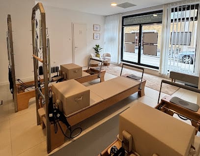 Fűzy Buda Tower Reformer Pilates Boutique Stúdió - Personal training, District 1