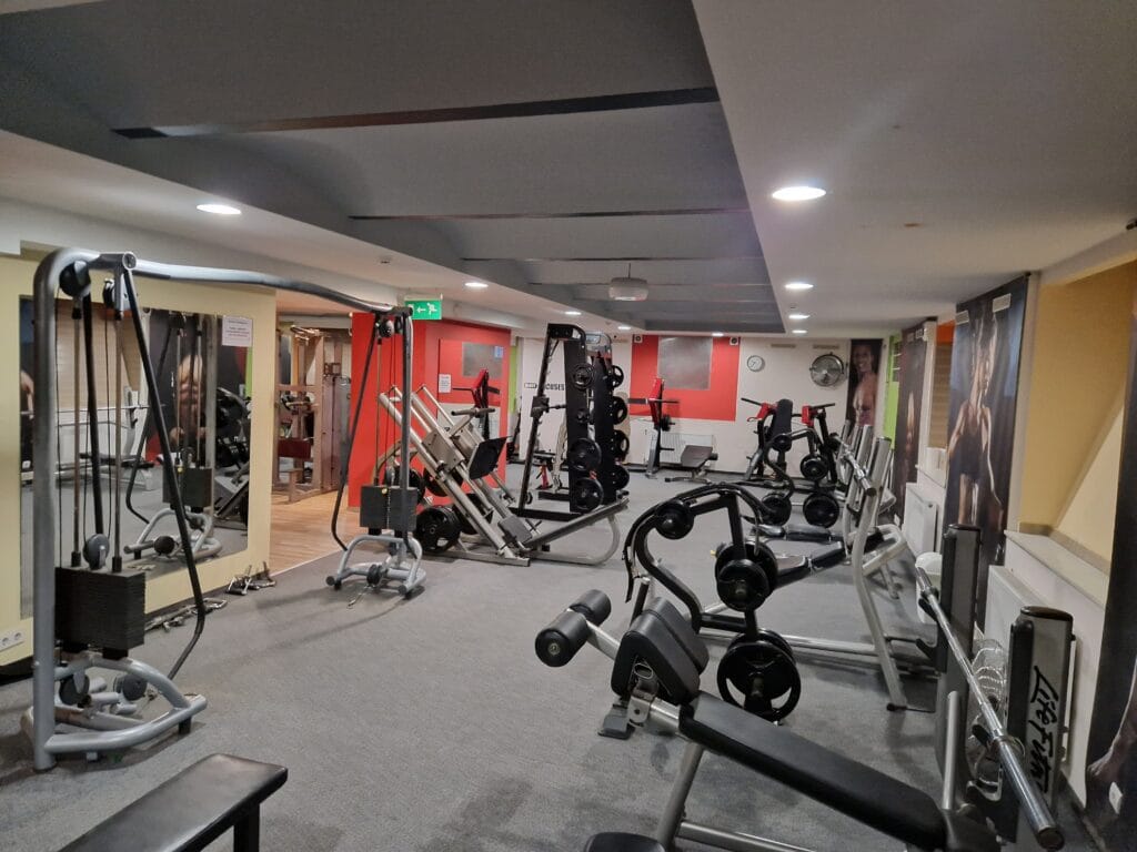 Király Fitness - Gym, District 6 (5)