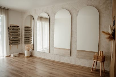 Yoga Labor Wellbeing Studio - Yoga, District 13