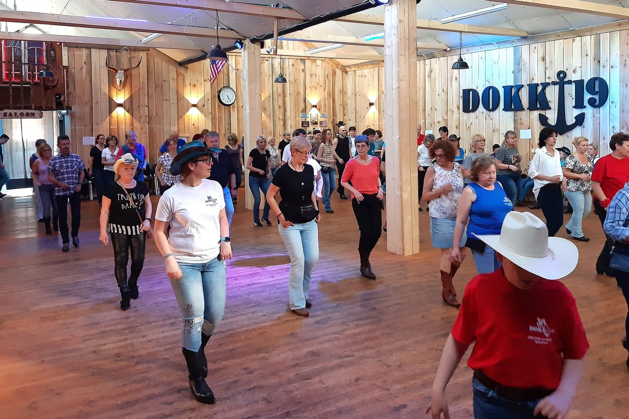 Dokk19 • A páratlan tánciskola - Gym, District 19 (2)