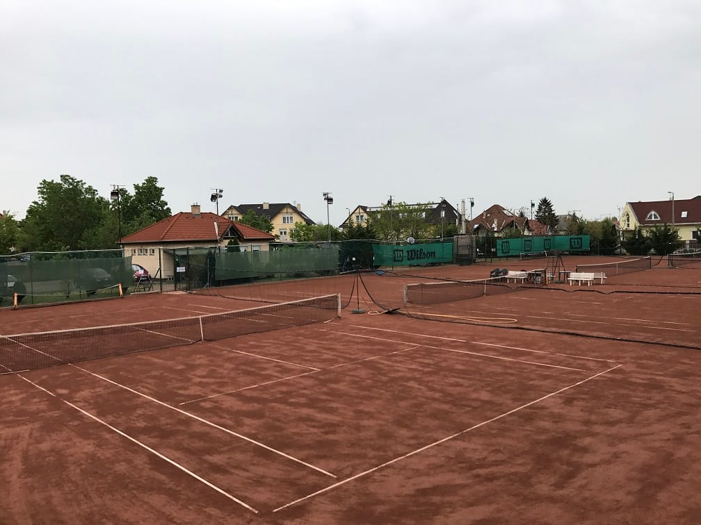 Gilice Tenisz Suli - Tennis, District 18