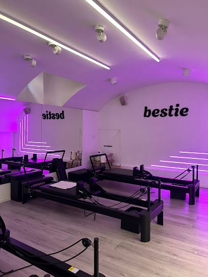 Bestie Pilates Club - Personal training, District 6