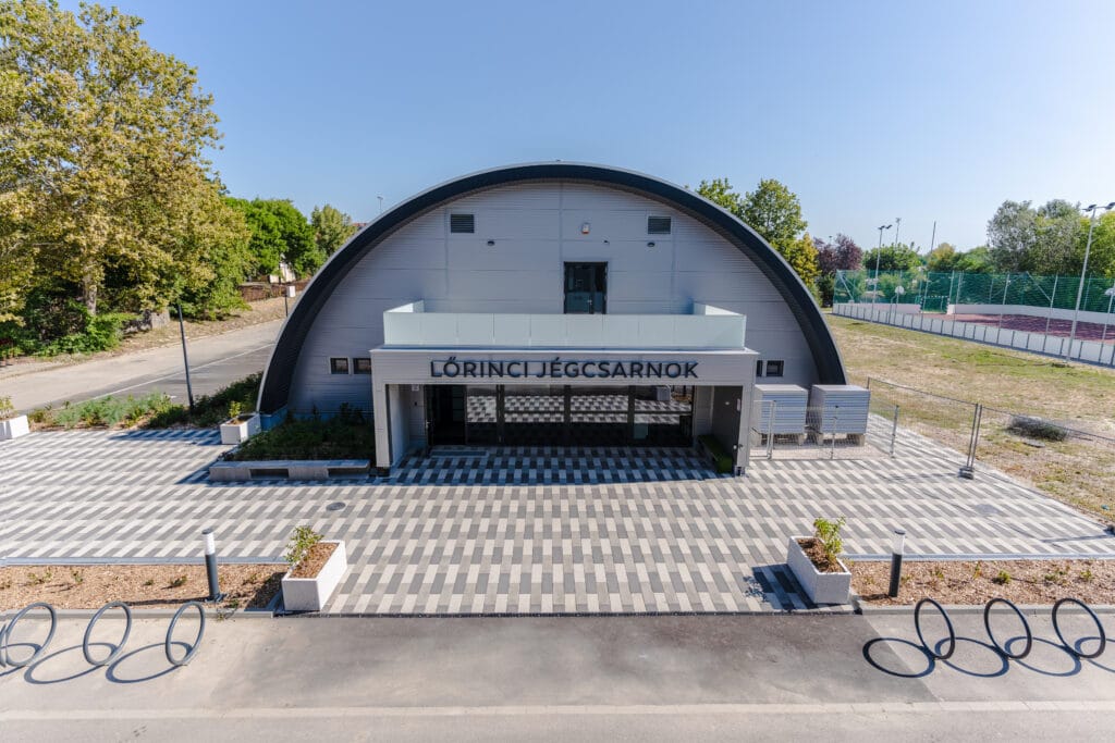 Lőrinci Jégcsarnok - Jégpálya, 18. kerület (2)