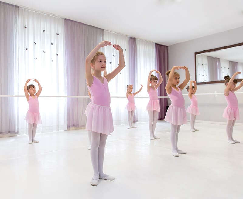 Grace - Gyermek Balett a Kulturális Szalonban - Gym, District 12