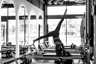 SIX SENSES PILATES BOUTIQUE 2.0 BUDA - Yoga, District 11