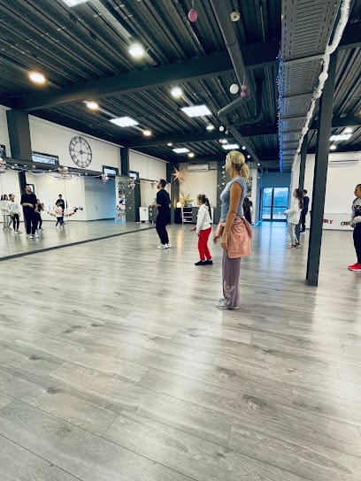 Allstars Dance Studio - Dance, District 17