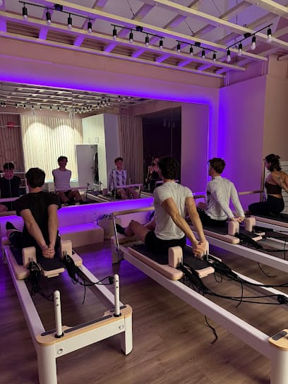 WAVE PILATES STUDIO - Yoga, District 2