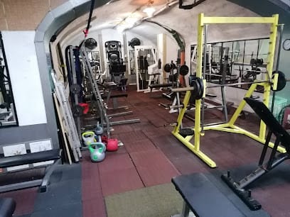 Kenez Gym - Gym, District 13