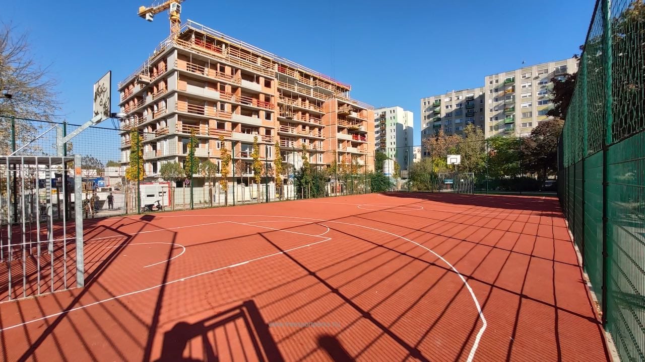 Közösségi Sporttér - Gym, District 13 (5)