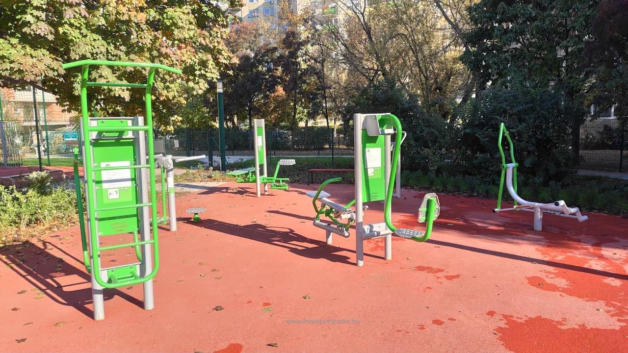 Közösségi Sporttér - Gym, District 13 (6)