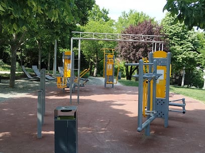 Outdoor Gym - Gym, District 11