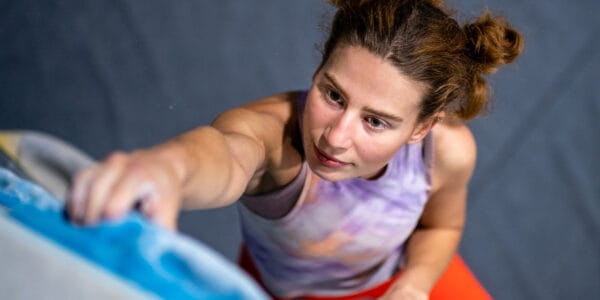 Gravity Boulder Bar - Gym, District 2 (2)