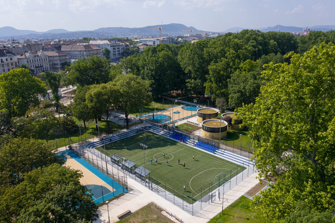 Városligeti MiniAréna - műfüves focipálya - Gym, District 14 (2)