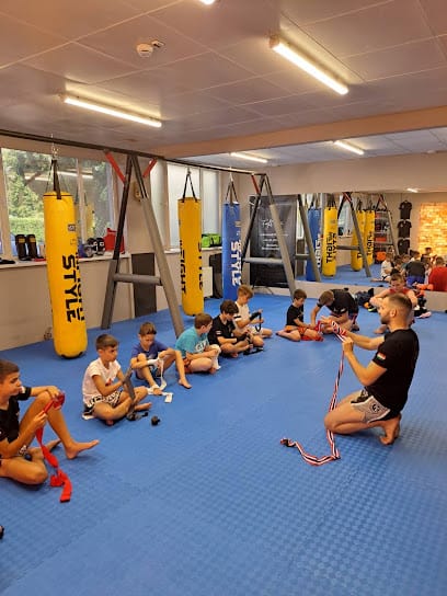 Erdős Muaythai Sportegyesület- Kezdő/Versenyző Thaibox ,Női Thaibox - Gym, District 14